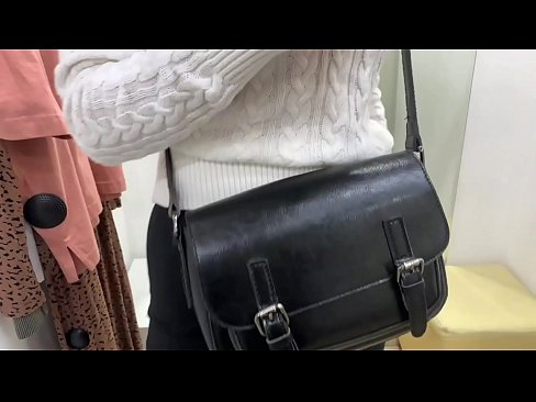 ❤️ 年轻婊子FeralBerry在试衣间用假阳具公开自慰 ❤❌ Anal porn﹏﹏