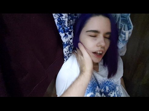 ❤️ 在衣柜里发现我的妹妹并帮助她射精 ❤❌ Anal porn﹏﹏